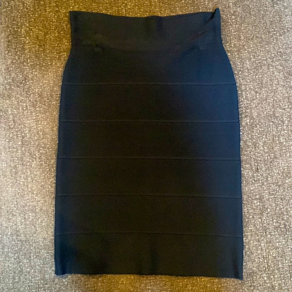 Bcbgmaxazria bandage ledger knit black pencil skirt!!! Size medium!
